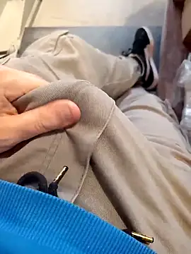 Snapshot of Durovoglioso2 chatting on February 2025 03:43:02 PM Durovoglioso2 online show from February 2025 03:43:02 PM