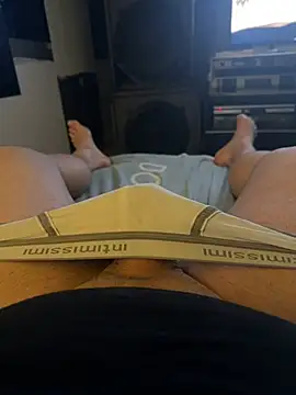 Snapshot of MatthewEmme chatting on March 2025 01:00:02 AM MatthewEmme online show from March 2025 01:00:02 AM