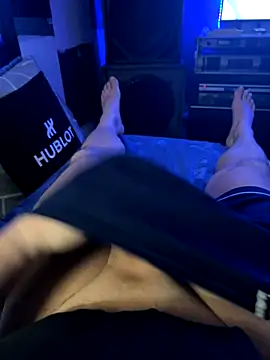 Snapshot of MatthewEmme chatting on December 2025 11:58:01 PM MatthewEmme online show from December 2025 11:58:01 PM