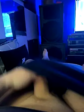 Snapshot of MatthewEmme chatting on December 2025 11:10:01 PM MatthewEmme online show from December 2025 11:10:01 PM