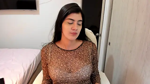 misstoya online show from November 2025 10:37:01 PM