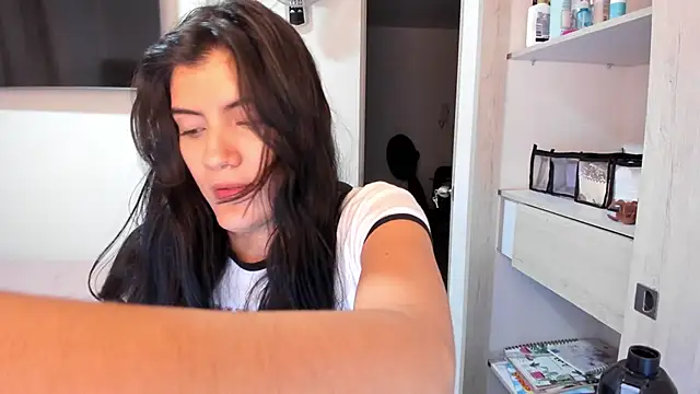 misstoya online show from December 2025 02:33:01 AM