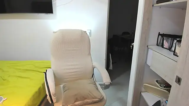 misstoya online show from October 2025 01:26:02 AM