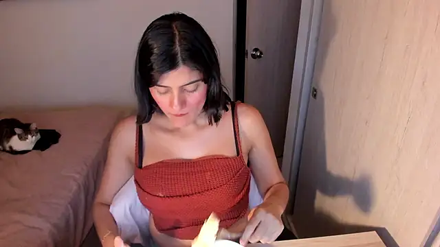 Snapshot of misstoya chatting on July 2026 02:05:02 AM misstoya online show from July 2026 02:05:02 AM
