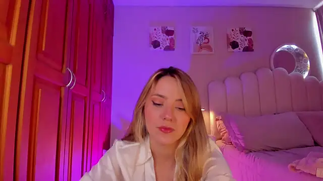 martinaaricci online show from February 2026 02:07:01 PM