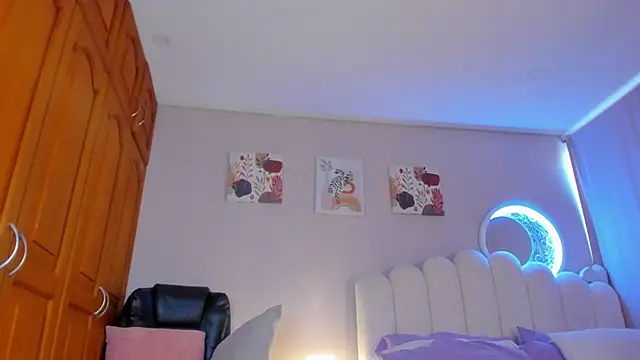 Snapshot of martinaaricci chatting on November 2025 12:20:02 PM martinaaricci online show from November 2025 12:20:02 PM