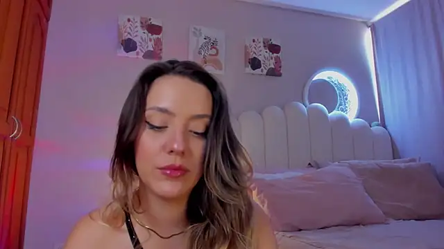 Snapshot of martinaaricci chatting on November 2025 02:32:01 PM martinaaricci online show from November 2025 02:32:01 PM