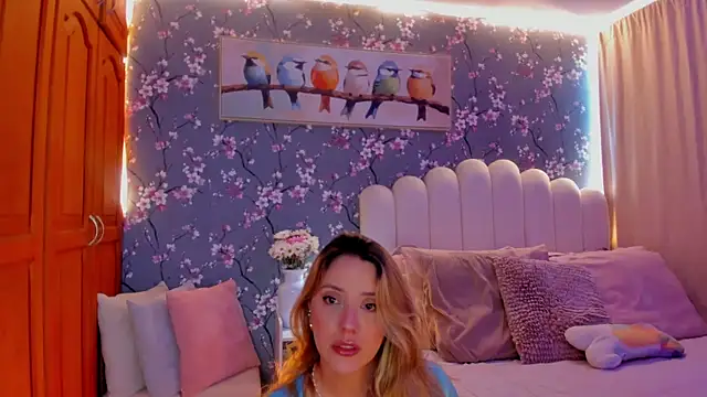 martinaaricci online show from April 2026 04:19:02 PM