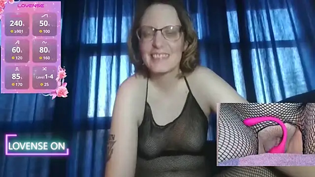 Snapshot of PernillaGirl chatting on May 2026 06:22:02 PM PernillaGirl online show from May 2026 06:22:02 PM