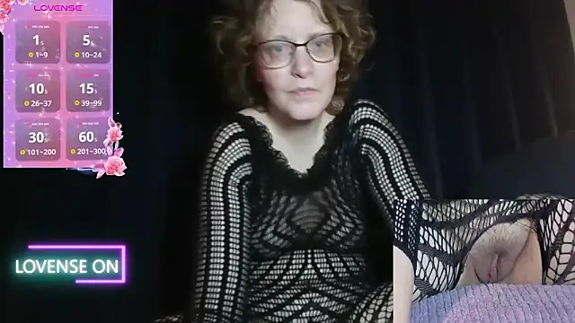 Snapshot of PernillaGirl chatting on November 2025 07:03:01 PM PernillaGirl online show from November 2025 07:03:01 PM