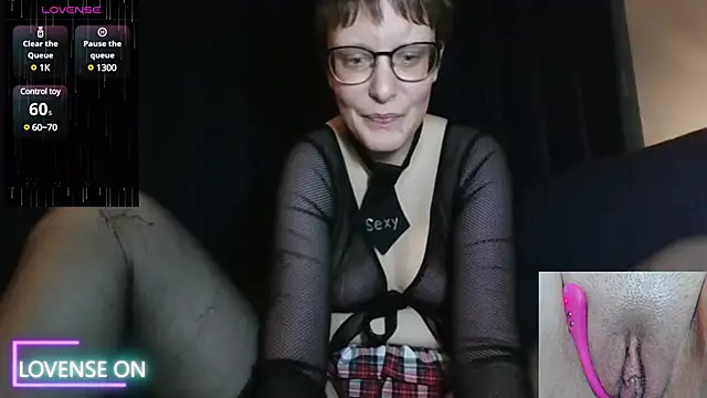 Snapshot of PernillaGirl chatting on December 2024 07:11:02 PM PernillaGirl online show from December 2024 07:11:02 PM