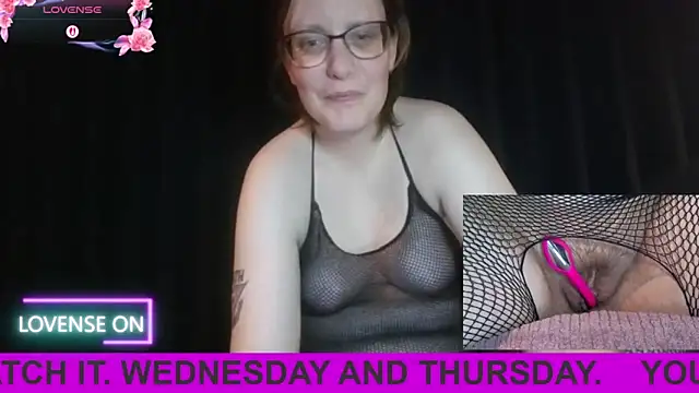 Snapshot of PernillaGirl chatting on September 2025 06:03:01 PM PernillaGirl online show from September 2025 06:03:01 PM