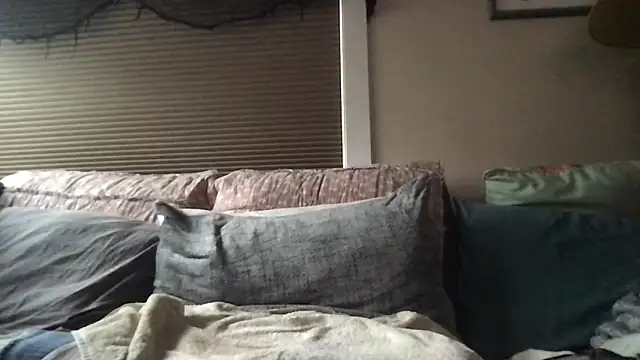 cliveokanagan24 online show from October 2025 03:23:02 PM