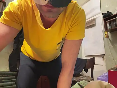 Snapshot of Ariel_Ari chatting on January 2025 07:09:02 PM Ariel Ari online show from January 2025 07:09:02 PM