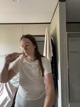 Snapshot of Sweetdee222x chatting on November 2025 03:45:02 PM Sweetdee222x online show from November 2025 03:45:02 PM