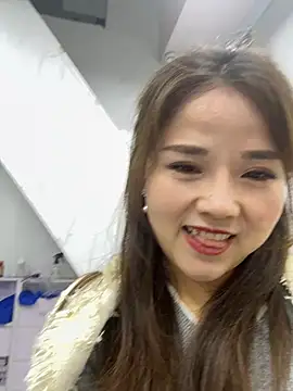 Efangfang online show from February 2025 08:39:01 AM