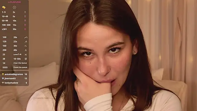 EmiliaDreams online show from June 2026 03:55:01 PM