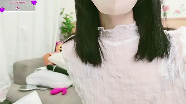 Snapshot of Conatsu chatting on October 2025 10:43:02 PM Conatsu online show from October 2025 10:43:02 PM