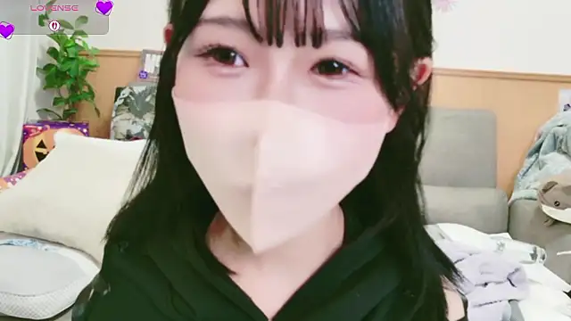 Snapshot of Conatsu chatting on October 2025 06:01:01 AM Conatsu online show from October 2025 06:01:01 AM