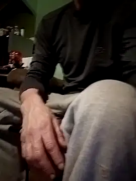 Snapshot of Bigloggz chatting on January 2026 03:24:02 AM Bigloggz online show from January 2026 03:24:02 AM