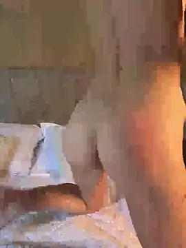 Snapshot of Valentcouple chatting on October 2025 05:32:02 PM Valentcouple online show from October 2025 05:32:02 PM