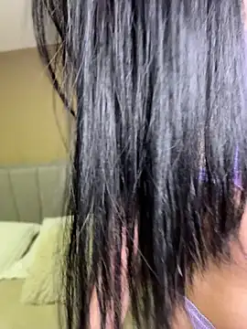 Valentcouple online show from April 2026 10:13:01 PM