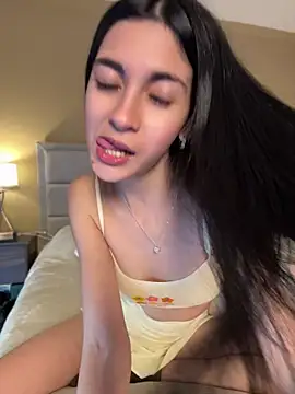 Valentcouple online show from May 2026 07:39:01 PM