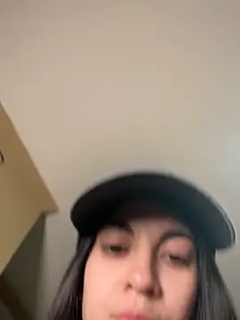 Snapshot of Valentcouple chatting on November 2025 11:53:01 PM Valentcouple online show from November 2025 11:53:01 PM