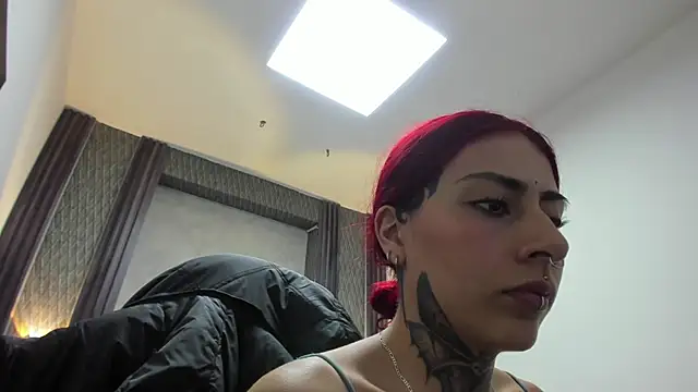 Snapshot of selene_red_ chatting on June 2026 02:40:02 AM selene red online show from June 2026 02:40:02 AM