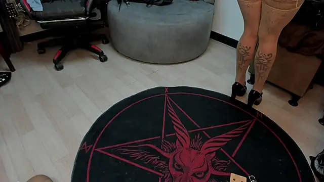 selene red  online show from March 2026 08:26:33 AM