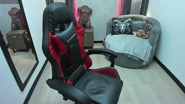 selene red  online show from February 2025 12:49:02 PM