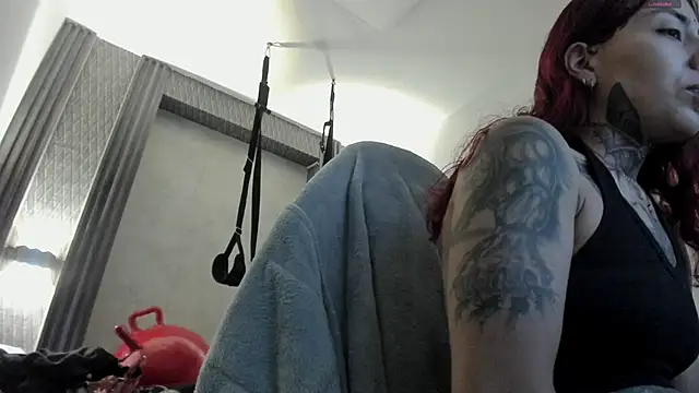 selene red  online show from December 2025 02:05:02 PM