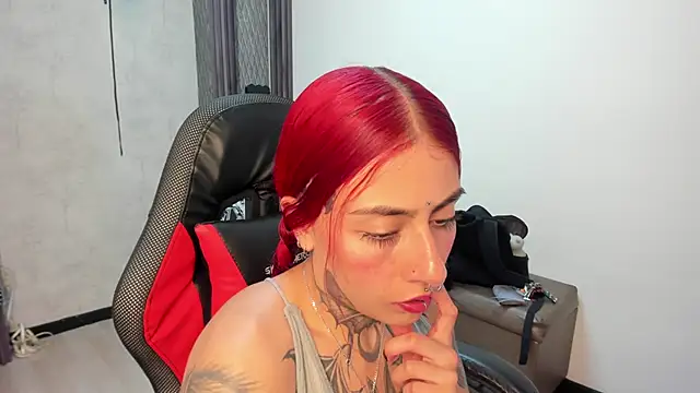Snapshot of selene_red_ chatting on June 2026 02:53:01 AM selene red online show from June 2026 02:53:01 AM