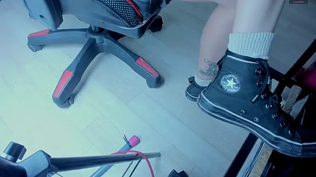 selene red  online show from November 2025 03:50:02 PM