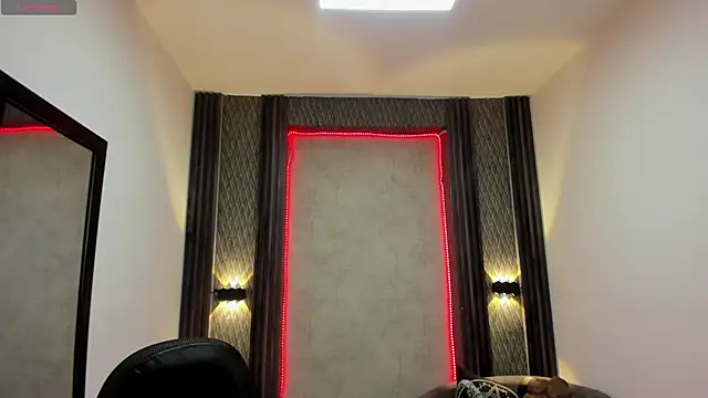 selene red  online show from March 2025 01:37:02 PM