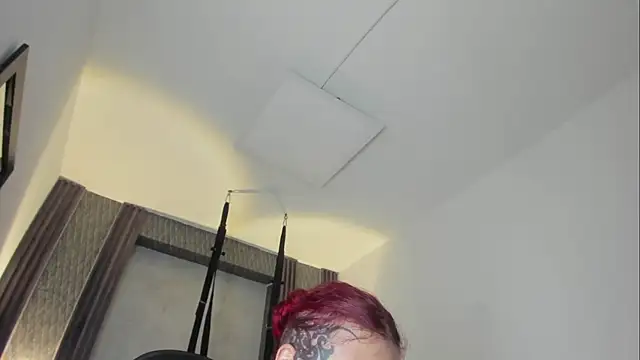 selene red  online show from December 2025 03:51:02 PM