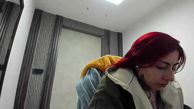 selene red  online show from April 2026 12:50:02 AM