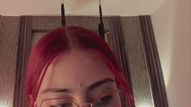 selene red  online show from December 2025 08:04:02 PM