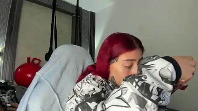 selene red  online show from December 2025 04:45:01 PM