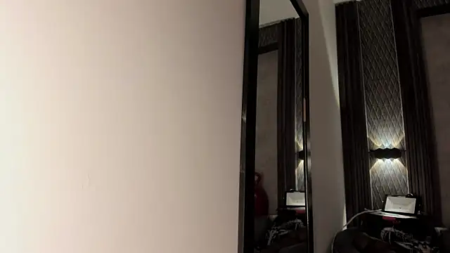 selene red  online show from December 2025 01:53:02 PM