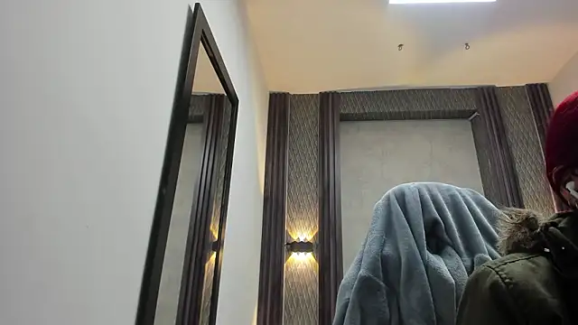 selene red  online show from March 2026 01:23:01 AM