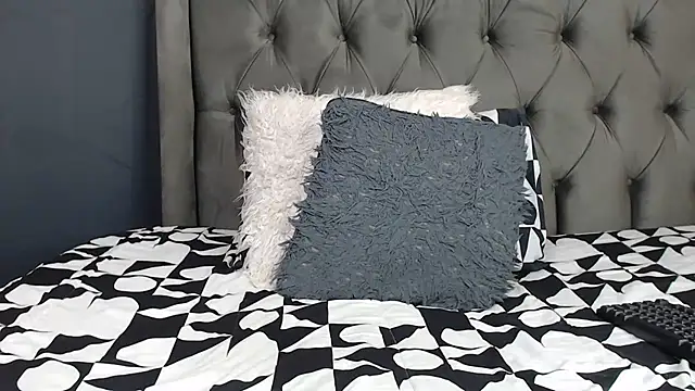 LOYAL SASHA online show from October 2025 11:11:02 AM