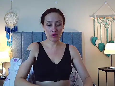 IberianMoonMK online show from February 2026 05:32:01 PM