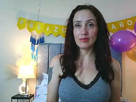 IberianMoonMK online show from February 2026 05:41:01 PM