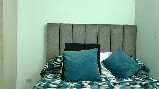 karina lewis  online show from March 2026 04:17:02 AM