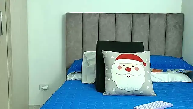 karina lewis  online show from December 2025 04:06:02 AM