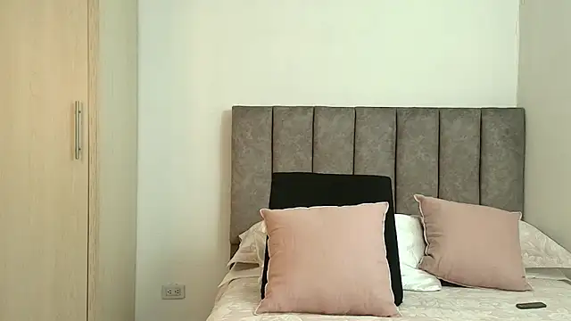 karina lewis  online show from February 2026 03:57:02 AM