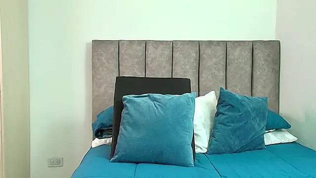 karina lewis  online show from April 2026 05:42:02 AM