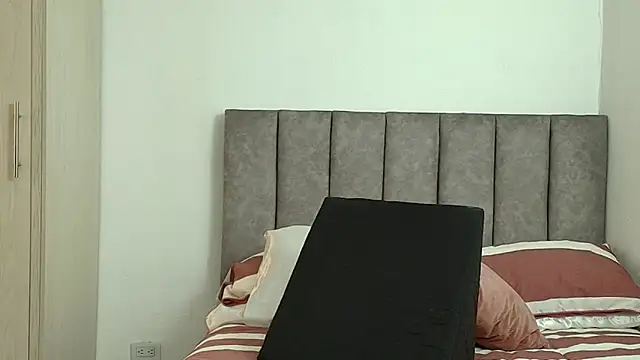 karina lewis  online show from April 2026 05:10:02 AM