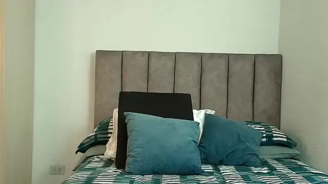 karina lewis  online show from February 2026 04:23:01 AM